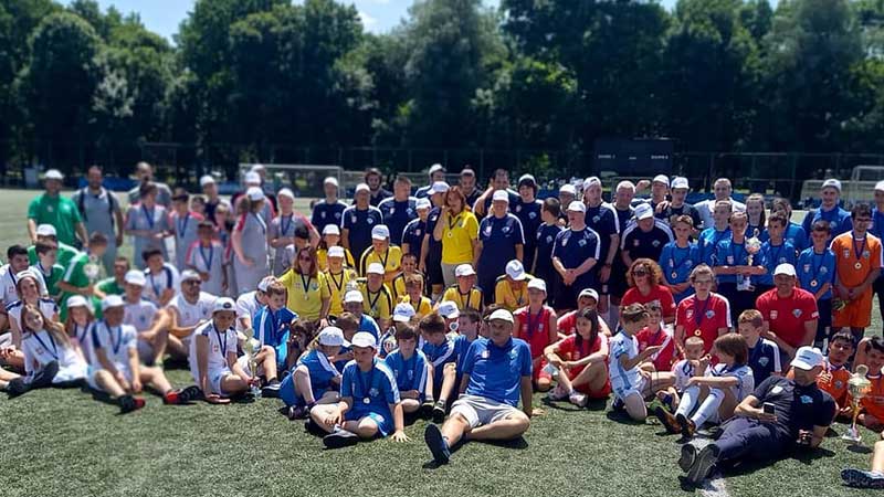 Read more about the article Sekcija kluba „Futsal21 – inkluzija“ učestvovala u Beogradu, na terenima FSS u projektu „ŠAMPIONI“